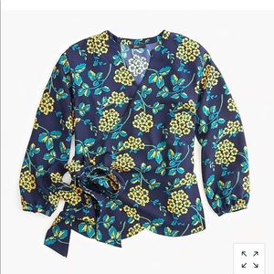 NWT Drapey crepe wrap top in floral